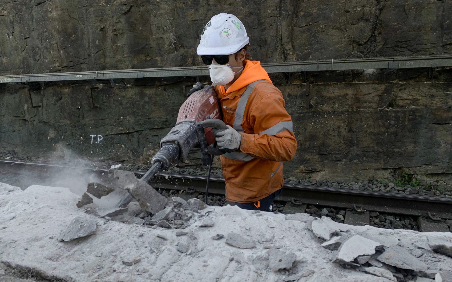 DEMO-LABOURER-edited